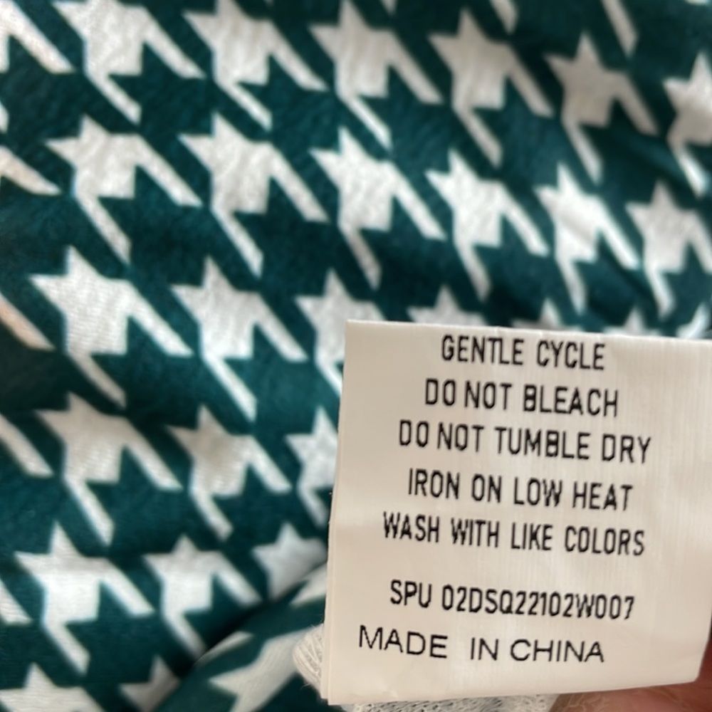 Plus Size Green Houndstooth Wrap Midi Dress - Picture 4 of 11